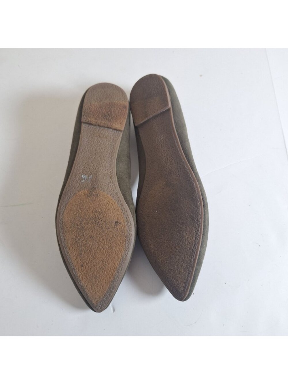 Reports Green Suede Gold Studded Flats size 9 - Picture 7 of 7